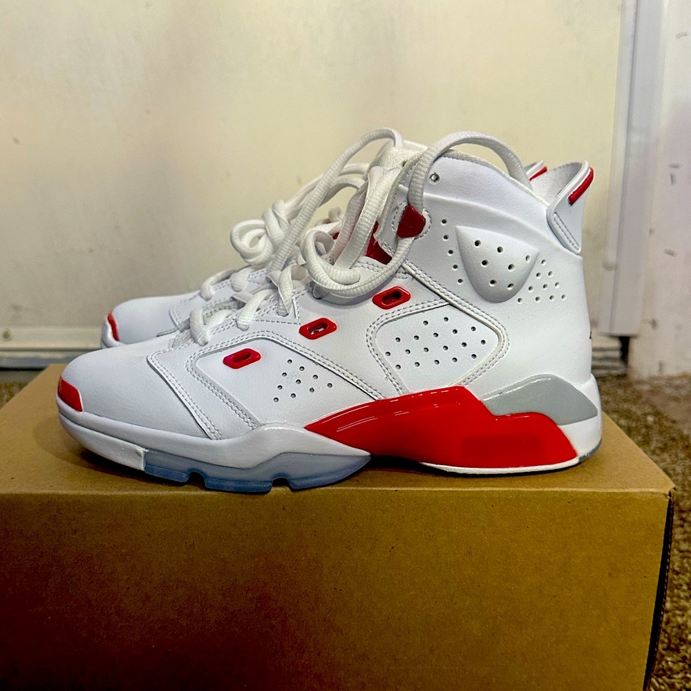 Kids Nike Jordan 6-17-23 size 5.5 Youth. White and red never worn brand new.